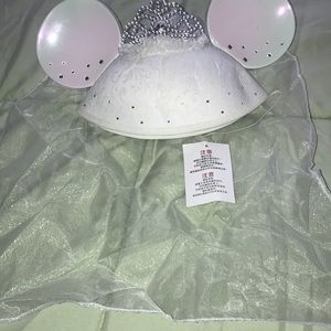 Minnie Mouse bridal ears